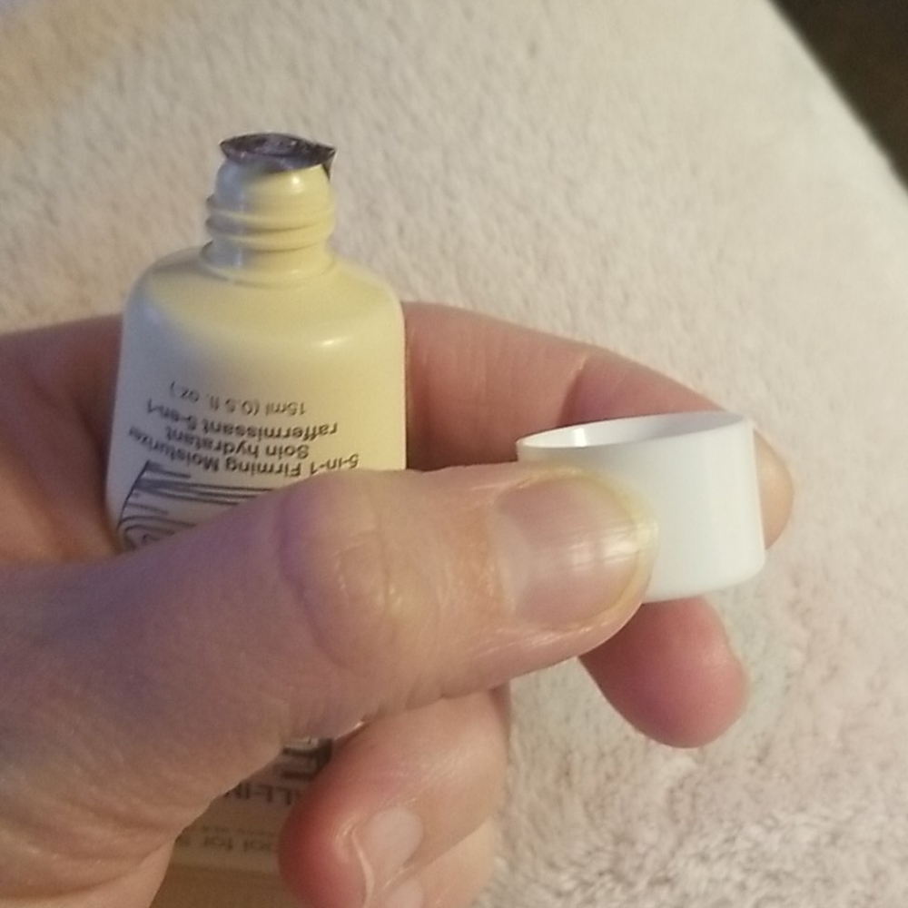 Makeup - Picture 3 of 4